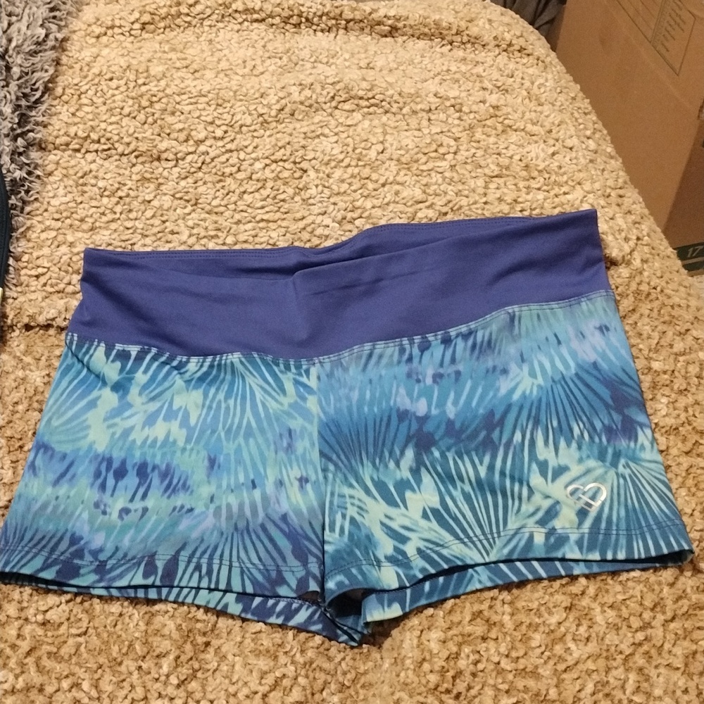 Medium polyester/spandex